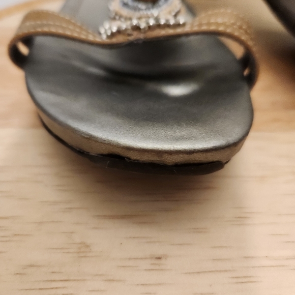 Bandolino Women's Sandals - Picture 2 of 15